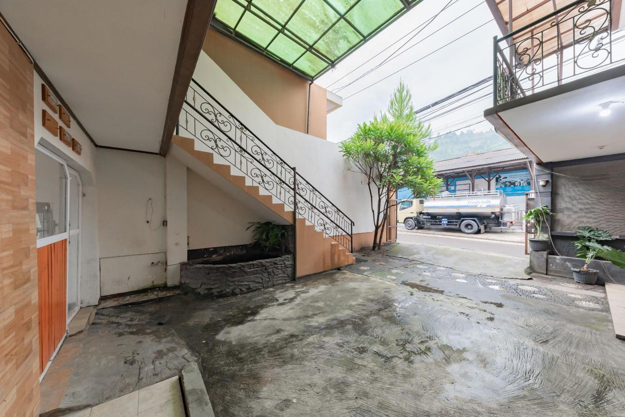 Reddoorz Near Cikole Lembang酒店 外观 照片